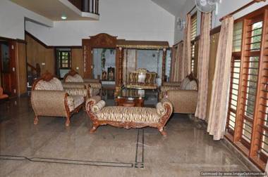 Suvarna Luxury Home Stay