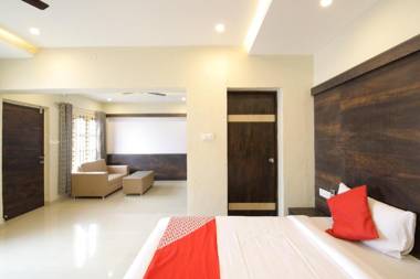 OYO 28093 Royal Sand