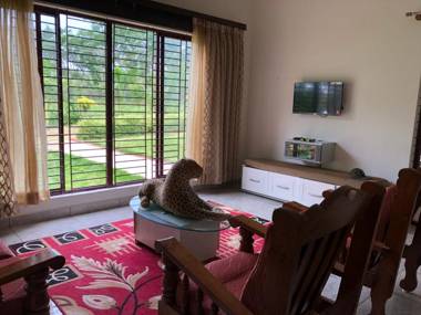 1000 SILVERS -Farmhouse Stay