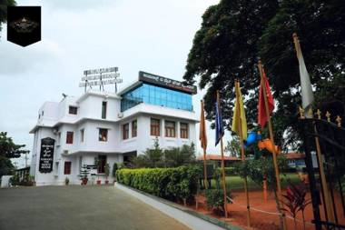 Kumar's The White House