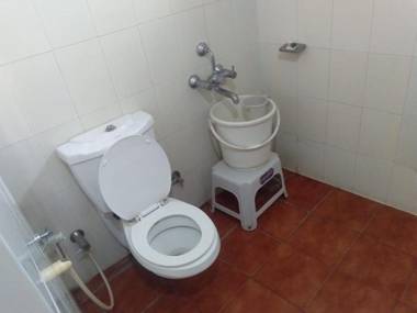 Kumar's The White House