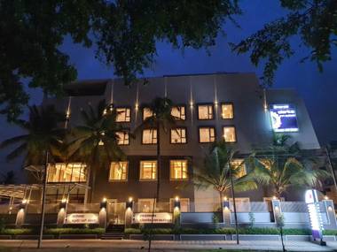 Emerald Clarks Inn Suites