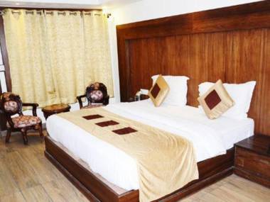 OYO 11839 Hotel Paradise Mansion