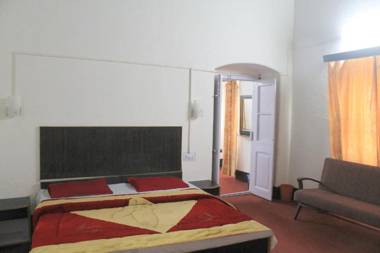 Prince Hotel Mallroad