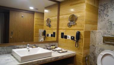 Mosaic Hotel Mussoorie Mallroad