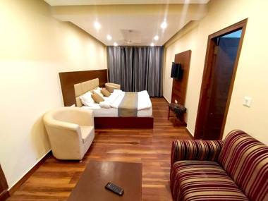 Hotel Samrat Mussoorie