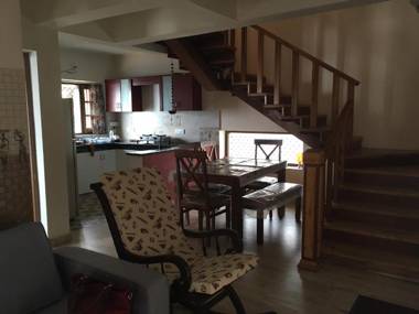 Veenu's Cottage Mussoorie 5 BHK reducing costs for less bedrooms