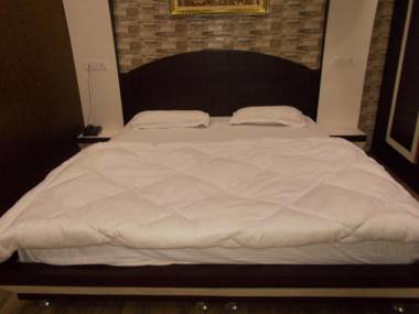 A-one Stay Near Picture Palace