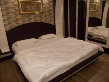 A-one Stay Near Picture Palace