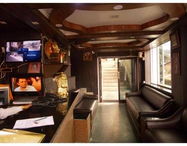 A-one Stay Near Picture Palace