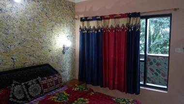 Charming Stay near Picture Palace (200m from Mall)