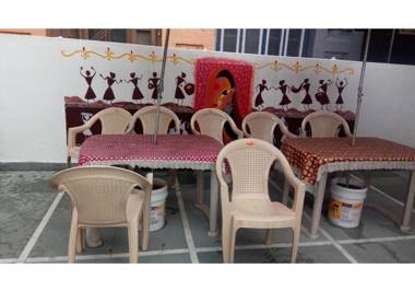 Pleasant Stay Near Library