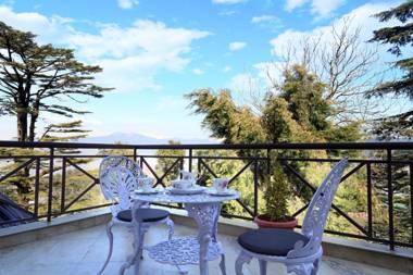 StayVista at Cottage in the Clouds