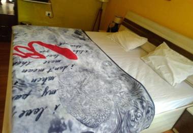 OYO 88784 The Golden Cherry Resort