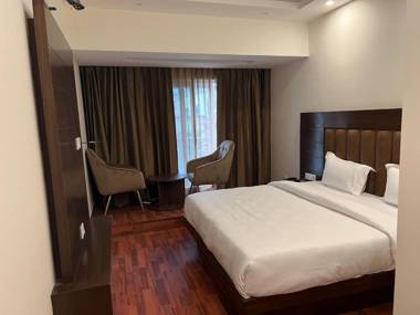 Sandoz Palm Retreat Hotel