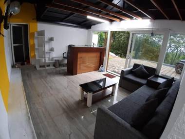 Misty Bush Cottage Munnar