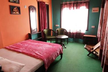 Misty Mountains Koviloor Palace