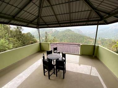 MISTY MEADOWS MUNNAR