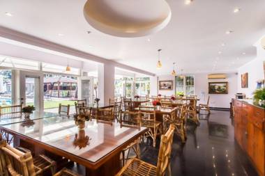 Safira River Front Resort