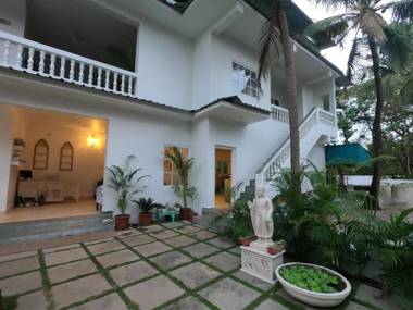 Morjim BaywoodGoa Longstays