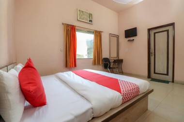 OYO 70459 Mukund Vihar Inn
