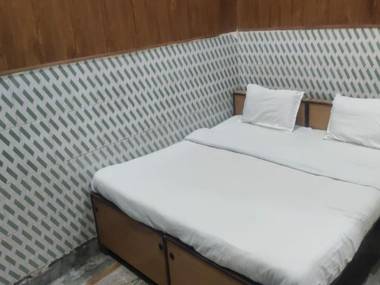 OYO 80840 Suryodaya Atithi Greh