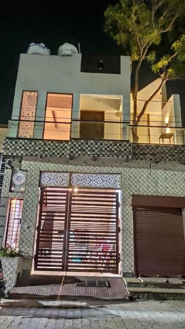 Ira Homestay Mathura