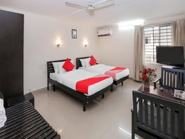 OYO 17278 Hotel Srinivas