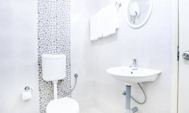 Treebo Trip Comforts Inn Deralakatte