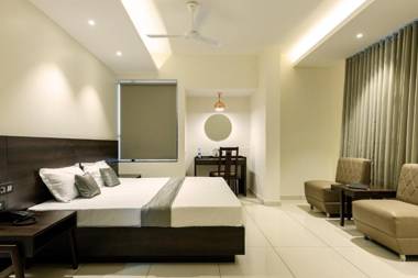 Hotel Paramount Suites & Service Apartments