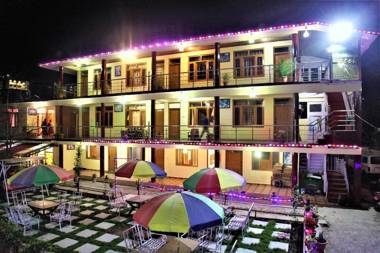 Hotel Chetna & Cottages