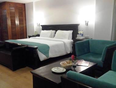 Manuallaya The Resort & Spa