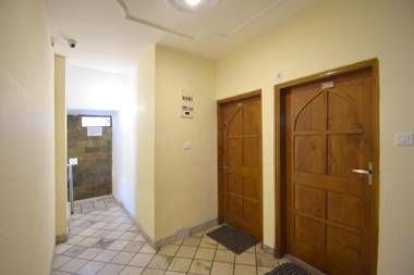 OYO 10229 Hotel Crystal