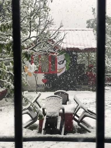 Red House Hostel Cafe & Inn