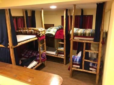 Red House Hostel Cafe & Inn