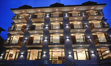 Treebo Trend Hotel Dev Mall Road