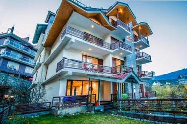 Misty Mountains Manali