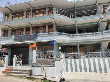 Shangri Inn