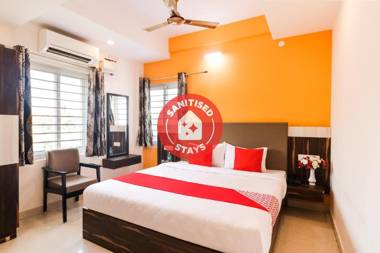 OYO 48653 M M Park Inn