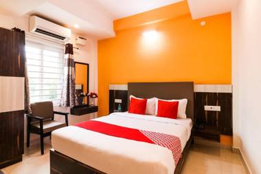 OYO 48653 M M Park Inn