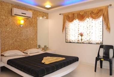 Hotel Vyankatesh & Pure Veg Restaurant