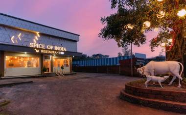 Hotel Raya Residency