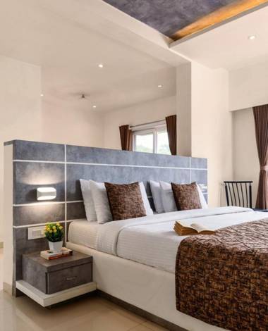 Hotel Raya Residency