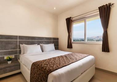 Hotel Raya Residency