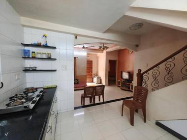 3 Bedroom Spacious Villa Near Mapro Garden
