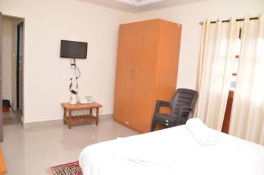 Hills Den Guest House