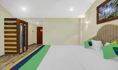 Treebo Trend Majestic Palms