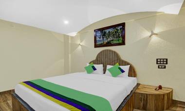 Treebo Trend Majestic Palms