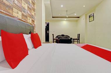 OYO 74073 Hotel Abhishek