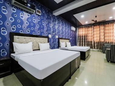 OYO 71898 Hotel King Villa's